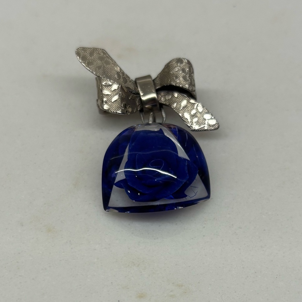 Vintage Silver Tone Bow with Dangling Faceted Blue Rose Dangling Pendant Brooch